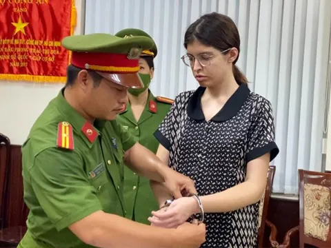 Khởi tố An Tây và ca sĩ Chi Dân