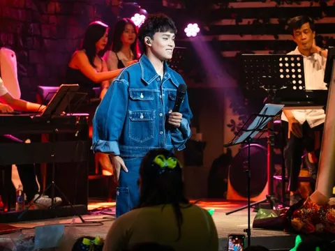Hồ Văn Cường hát ca khúc nổi tiếng gắn liền với Cẩm Ly, tác giả tuyên bố một câu