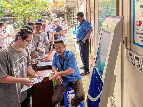 Người dân có thể lựa chọn hai thủ tục cấp đổi GLPX