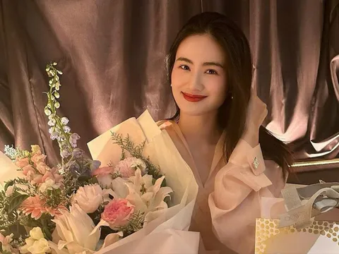 Khó hiểu hành động của bạn trai Hoa hậu Ý Nhi
