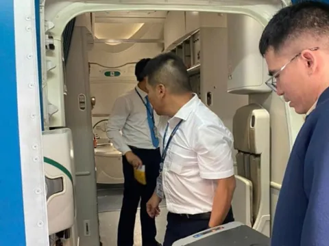 Chuyến bay đặc biệt lùi giờ cất cánh để đợi trái tim hiến tặng