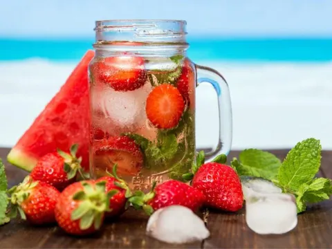 Giảm cân giữ dáng hiệu quả với 3 công thức pha nước detox thơm ngon