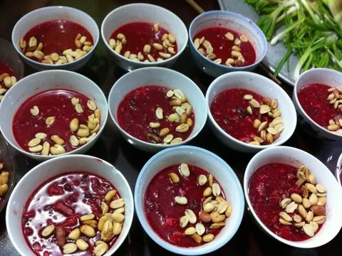 Người dân không mổ lợn chết, ăn thịt tái, tiết canh để phòng bệnh liên cầu lợn
