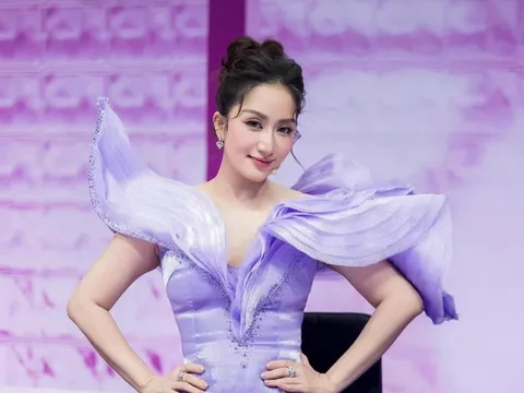 Khánh Thi bất ngờ đăng đàn tỏ rõ sự bức xúc lúc nửa đêm