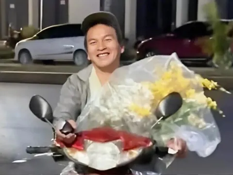 Shipper lạc đường 2 tiếng mới giao được hàng, phản ứng của khách gây bất ngờ