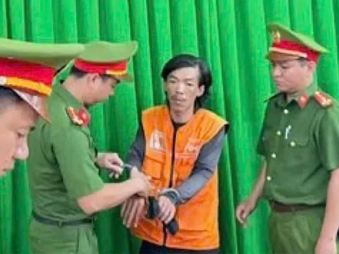 Tài xế, phụ xe buýt ẩu đả với shipper ở trung tâm TP HCM, bắt khẩn cấp cả 3