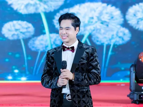 Danh ca Ngọc Sơn rơi nước mắt, nói về lí do chưa kết hôn