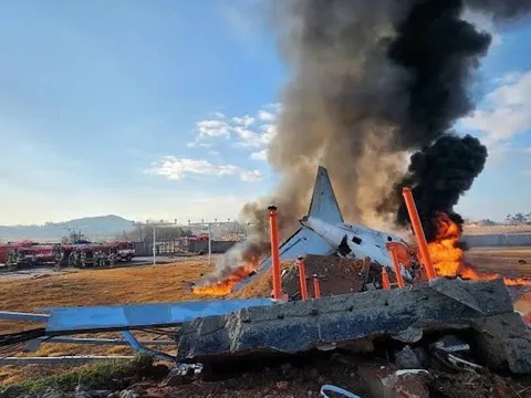 Nóng: Máy bay Hàn Quốc chở 181 người lao khỏi đường băng, đã có ít nhất 28 người thiệt mạng