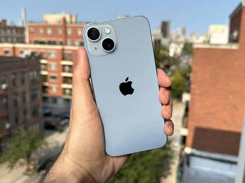 Apple dừng phân phối iPhone 14 và iPhone SE tại EU