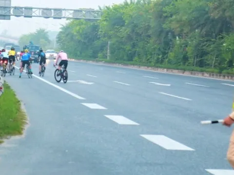 Đi xe đạp, xe thô sơ vào cao tốc có thể bị phạt đến 600.000 đồng