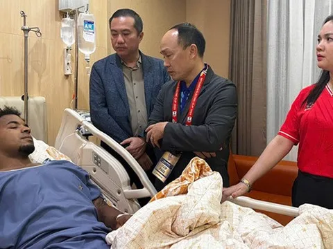 Lãnh đạo VFF thăm hỏi, động viên Xuân Son ngay sau lễ trao giải AMEC 2024