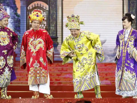 Nghệ sĩ Vân Dung kể chuyện ăn cơm hộp, thức thâu đêm tập Táo Quân