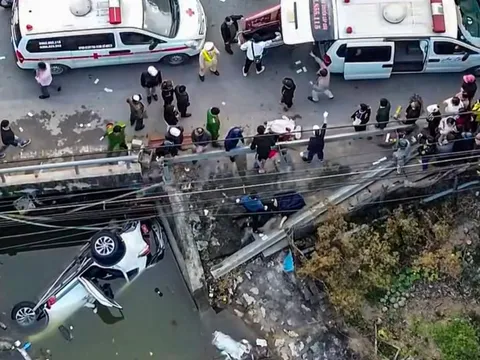 Nguyên nhân ban đầu vụ ô tô lao xuống mương làm 7 người tử vong ở Nam Định