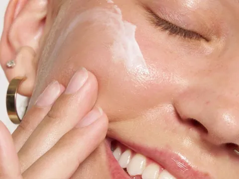 Gợi ý cách phục hồi da sau chuỗi ngày trang điểm liên tục để đi chơi Tết