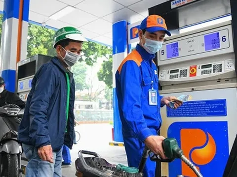 Giá xăng dầu đồng loạt đi xuống ngày mùng 4 Tết