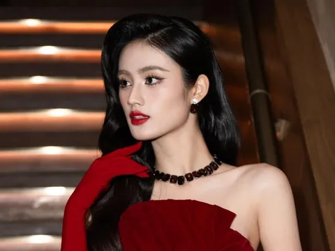 Tín hiệu vui cho Hoa hậu Ý Nhi