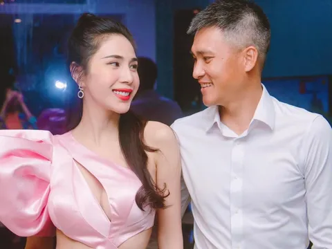 Thủy Tiên - Công Vinh hiếm hoi lộ diện cùng nhau sau tin đồn ly hôn