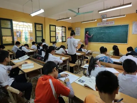 Bộ Giáo dục và Đào tạo lưu ý giáo viên trường công lập không được đăng ký kinh doanh dạy thêm