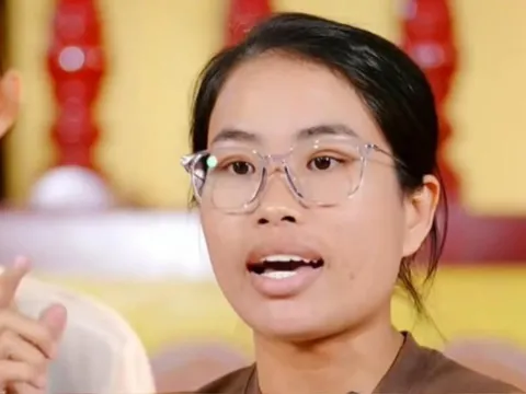 Mẹ bé Bắp giải thích chuyện làm răng sứ và cho con học trường quốc tế