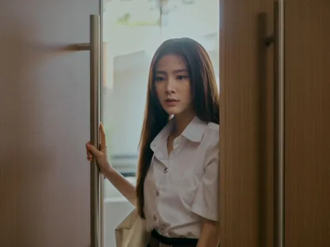 Đến thăm nhà mới của bạn thân, tôi ngã gục khi thấy thứ để trên tủ đầu giường của cô ấy