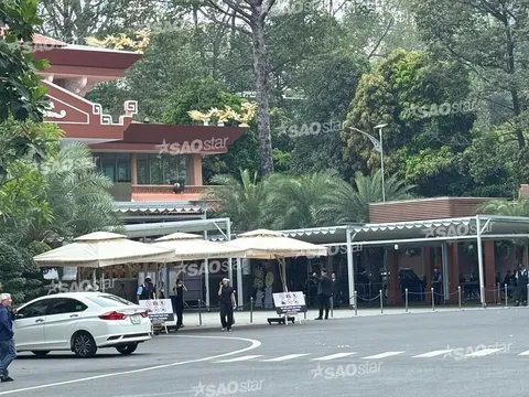 Quang cảnh lễ tang Quý Bình: An ninh thắt chặt, khán giả chờ vào viếng