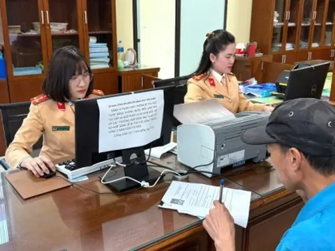 Hà Nội có thêm điểm hướng dẫn cấp, đổi giấy phép lái xe trực tuyến