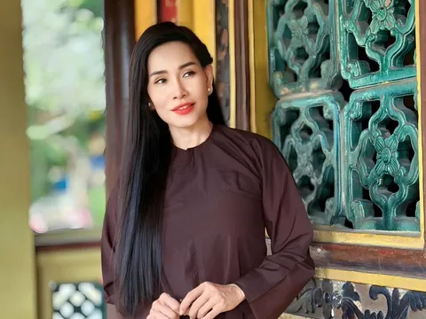 Nữ ca sĩ nổi tiếng Vbiz đột ngột qua đời ở tuổi 44