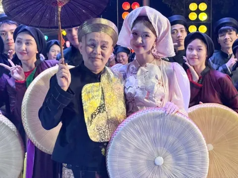 Tin vui lớn của NSƯT Xuân Hinh và Hòa Minzy