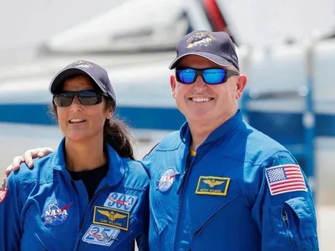 Hai phi hành gia trở về Trái Đất sau 9 tháng mắc kẹt trên ISS