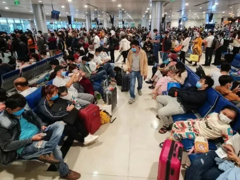 Chưa đến dịp lễ 30/4 - 1/5, vé máy bay đã có giá cao ngất ngưởng