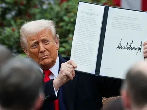 Tổng thống Donald Trump khẳng định sẽ không hoãn áp thuế đối ứng
