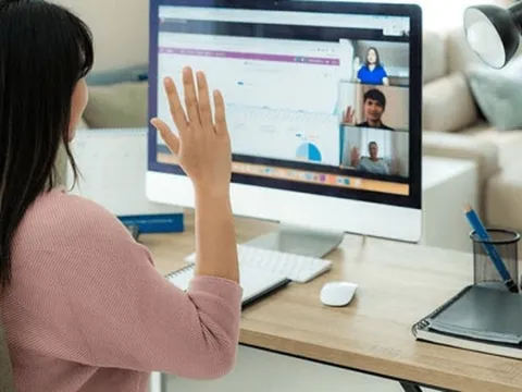 Công chức có con nhỏ có thể được làm việc từ xa