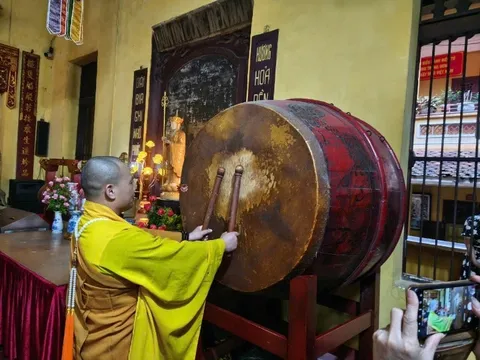 Chuông, trống ngân vang thời khắc lịch sử Đất nước khai mở kỷ nguyên mới