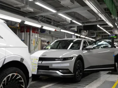 Hết thời 'được nâng đỡ', xe điện Hyundai và Kia rớt doanh số thảm hại