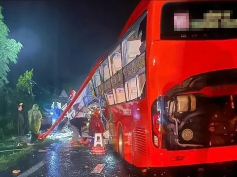 Khánh Hoà: Sạt lở ở đèo Khánh Lê vùi lấp xe khách, 6 người tử vong