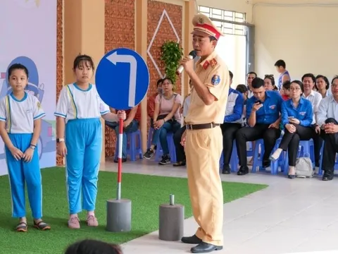 Bộ GD&ĐT góp ý nội dung giáo dục kiến thức pháp luật về trật tự ATGT trong cơ sở giáo dục