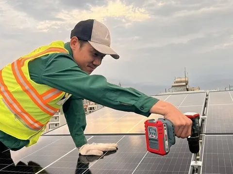 Lắp điện mặt trời mái nhà không thông báo có thể bị phạt tới 20 triệu đồng