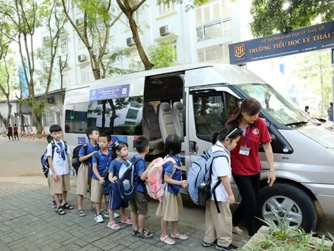 Trường học ở Hà Nội được thu 12.000 đồng/giờ nếu phụ huynh đón con muộn