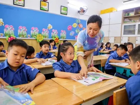 Hoàn thành sắp xếp cơ sở giáo dục công lập, trạm y tế cấp xã trước 31/12/2025