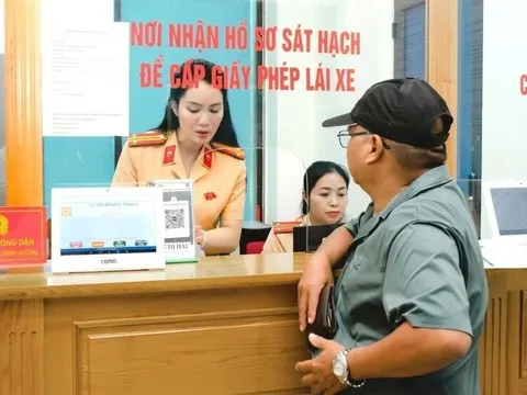 Người dân có thể thực hiện toàn bộ thủ tục đổi giấy phép lái xe trực tuyến