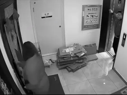 Cô gái bị thanh niên lạ mặt theo về tận nhà, diễn biến tiếp đó khiến ai cũng hả hê