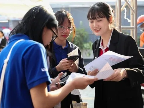 Khi mồ hôi sinh viên bị “giữ lại” - Hồi chuông cảnh tỉnh về liêm chính trong giáo dục