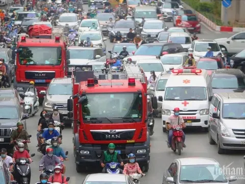Trường hợp nào thì xe ô tô chở hàng được chở người?