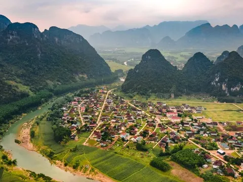 Ngôi làng du lịch tốt nhất thế giới ở vùng 'rốn lũ'