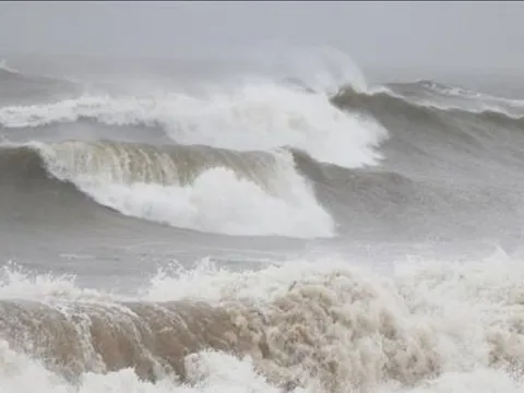 Rộ tin bão số 16 sắp đi vào Biển Đông, thực hư ra sao?