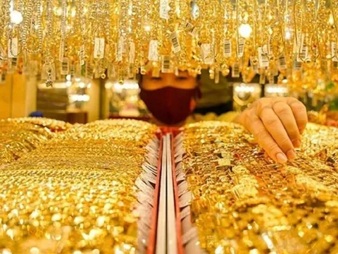 Tin tài chính hôm nay 20/12: Giá vàng neo cao, USD hạ nhiệt