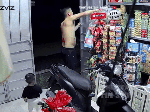 Clip: Khoá cửa đi ngủ mới phát hiện con đang ở ngoài, bố kiểm tra camera mới 'hoàn hồn'