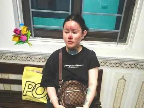 Clip: Hotgirl Ngân Baby điên cuồng đập phá trước khi bị tạm giữ