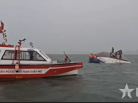 Thông tin mới nhất vụ lật tàu chở 48 khách và 5 thuyền viên trên Vịnh Hạ Long