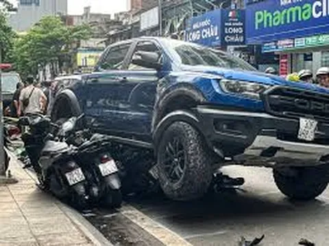 Vụ xe bán tải tông loạt xe máy trên phố Khâm Thiên: Đã xác định tài xế, nồng độ cồn và ma tuý ra sao?